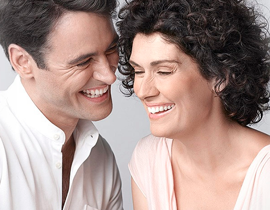 Consejos.  En Bexident queremos ayudarte a sonreír y para hacerlo te damos consejos sobre cómo mejorar tus cuidados bucodentales.