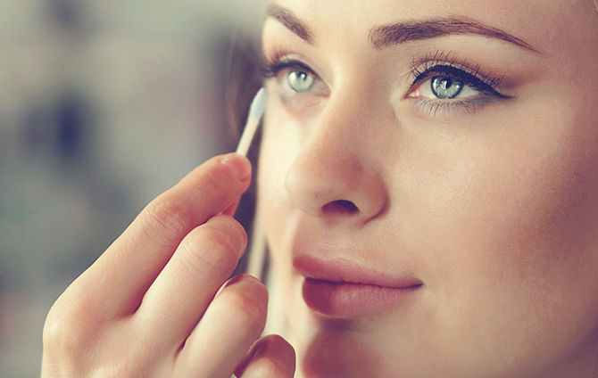 Micellar water to get the perfect eyeliner