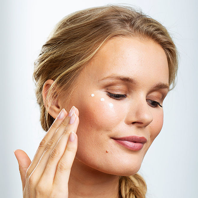 Reduce wrinkles around the eyes