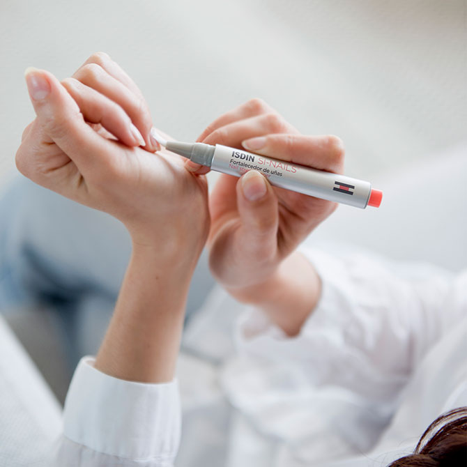 how to get strong beautiful nails