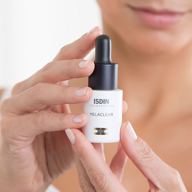 how to treat dark spots on the skin with ISDIN melaclear serum
