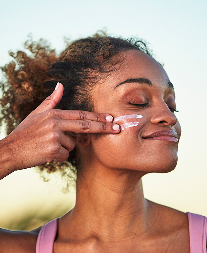 use sunscreen to get rid of forehead wrinkles