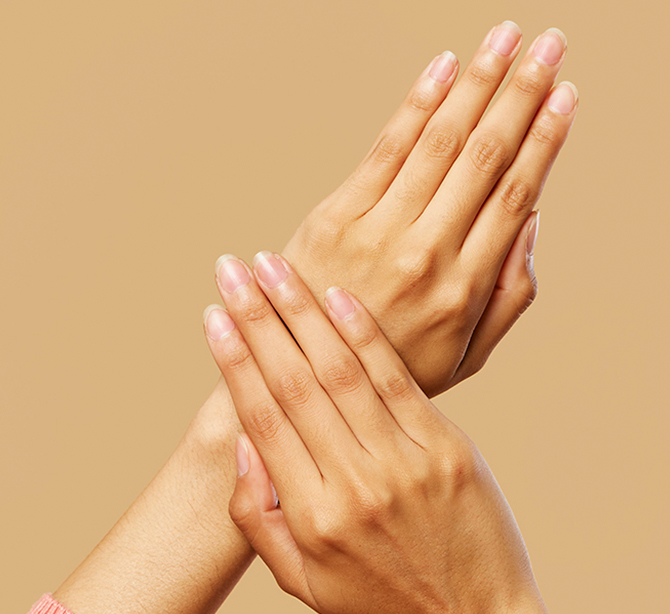 Are acrylic nails bad? Find out | ISDIN 
