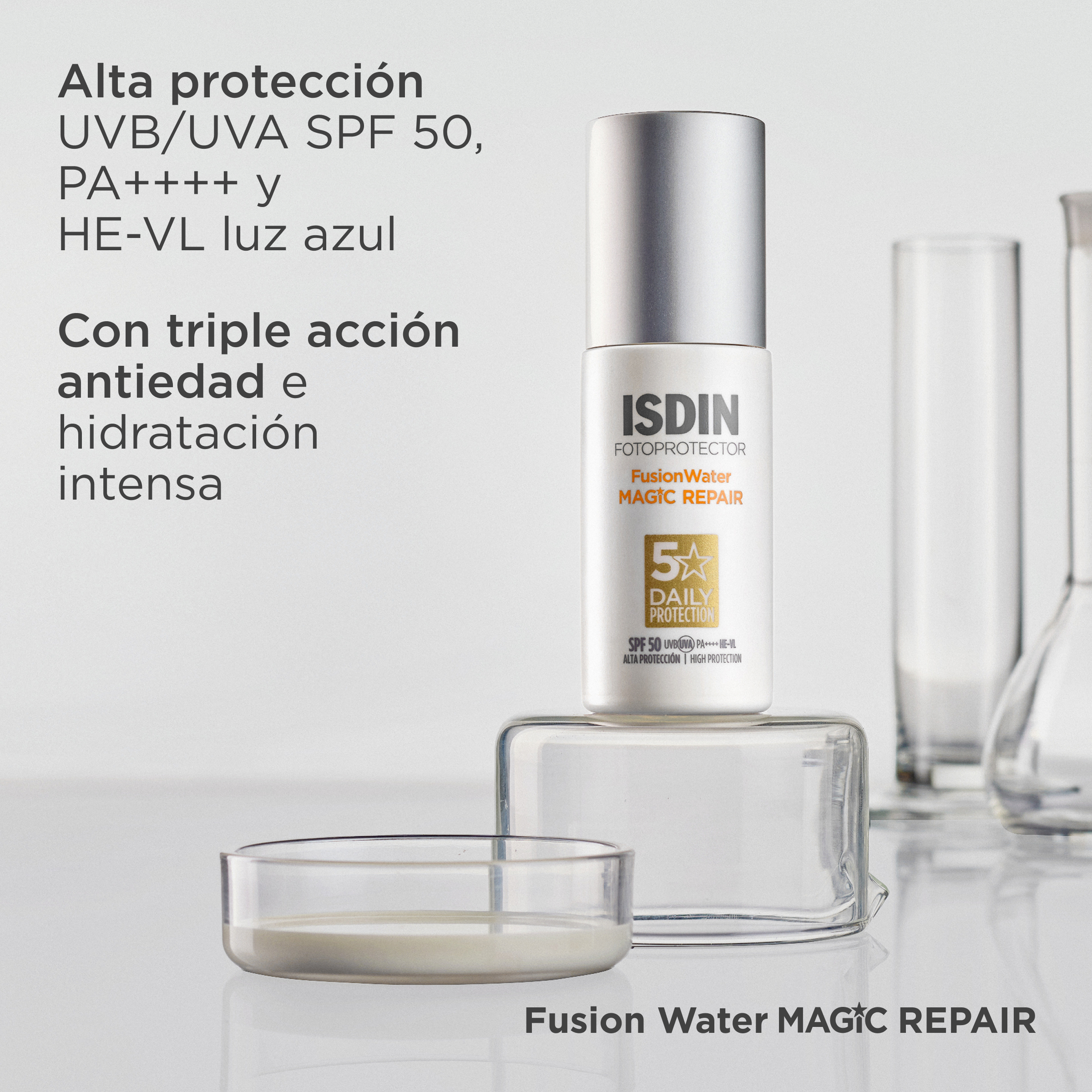 Fotoprotector ISDIN Fusion Water MAGIC REPAIR SPF 50 con indicación de alta protección UVB/UVA y luz azul, fórmula antiedad e hidratante para prevenir el fotoenvejecimiento.