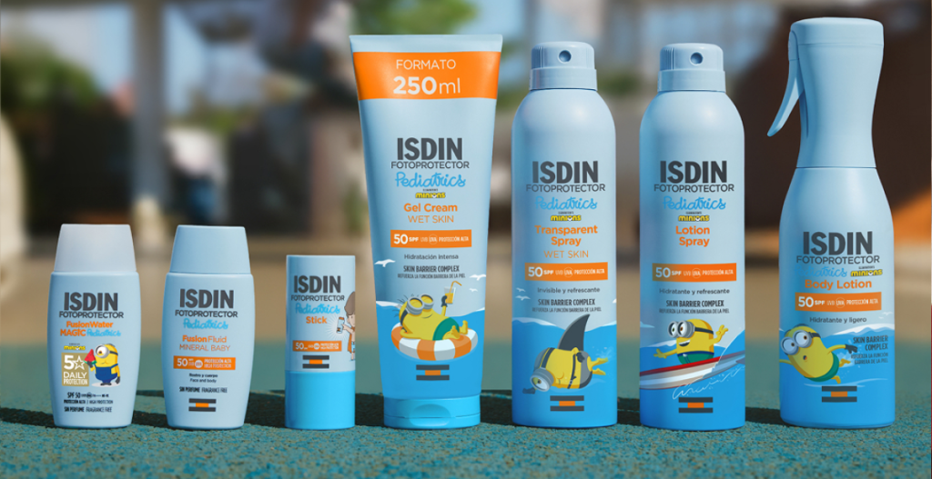Productos ISDIN Pediatrics con Minions en varios formatos de protección solar infantil SPF 50.