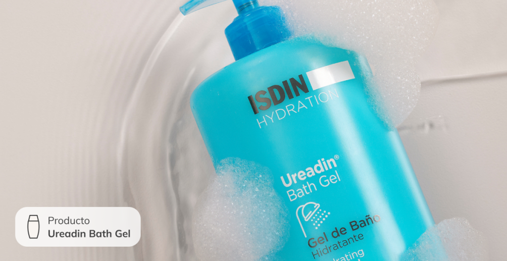 Gel de baño hidratante ISDIN Ureadin con espuma, ideal para limpiar la piel después de la playa