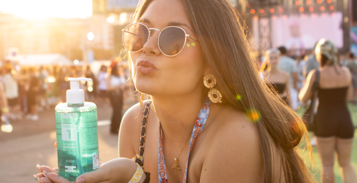 chica acniben festival de música