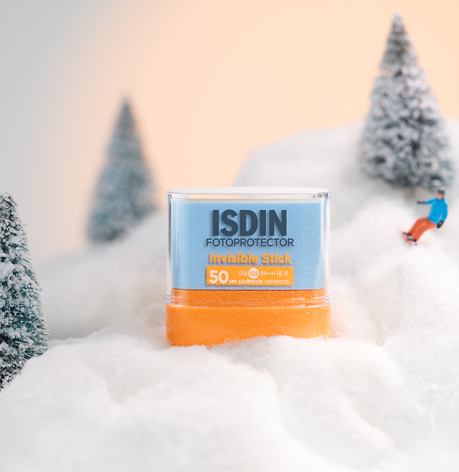 Invisible Stick de ISDIN fotoprotector para reaplicar en zonas sensibles nieve