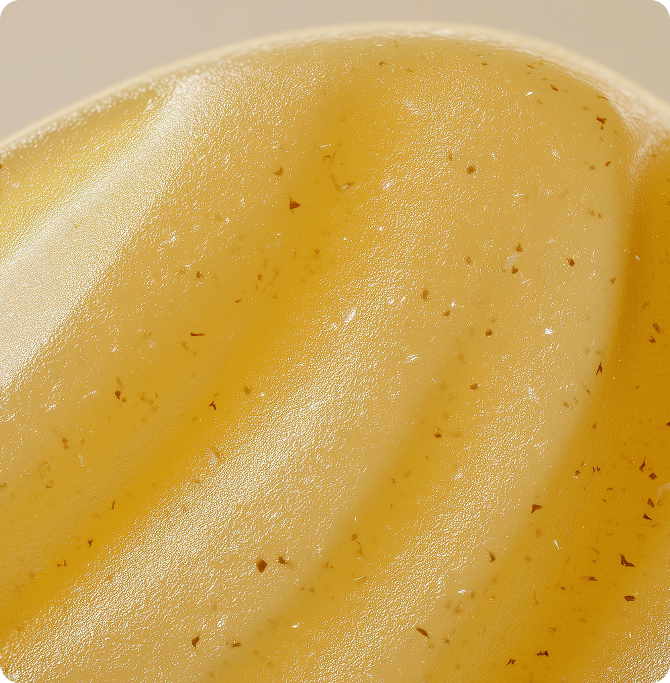 Textura de gel exfoliante con partículas naturales de semillas de oliva, limpiador facial que ayuda a afinar la textura de la piel.