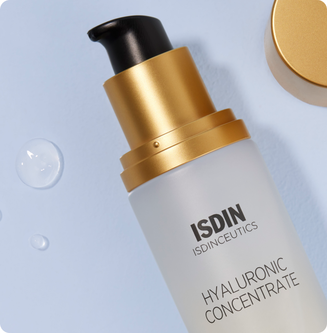 Sérum facial ISDIN Hyaluronic Concentrate con ácido hialurónico, hidratación profunda para mejorar la textura de la piel en rutinas de maquillaje natural.