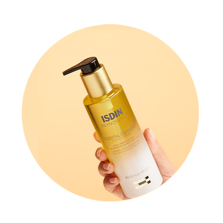 ISDIN - ¿Cual de ellos es tu favorito? ✨ Essential Cleasing, aceite  limpiador facial oil-to-milk.⠀ 🍊 Flavo-C Forte, serúm con Vitamina C pura  y fresca.⠀ ☀ Age Repair Color, fotoprotector facial antienvejecimiento
