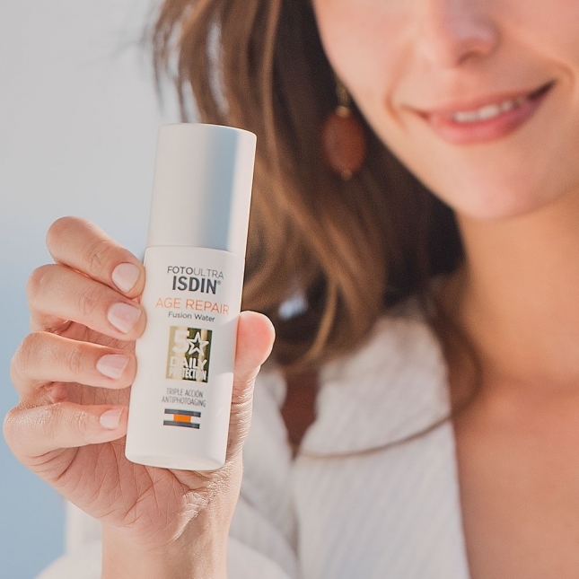 Foto Ultra Isdin Age Repair Fusion Water Spf 50 Isdin Com