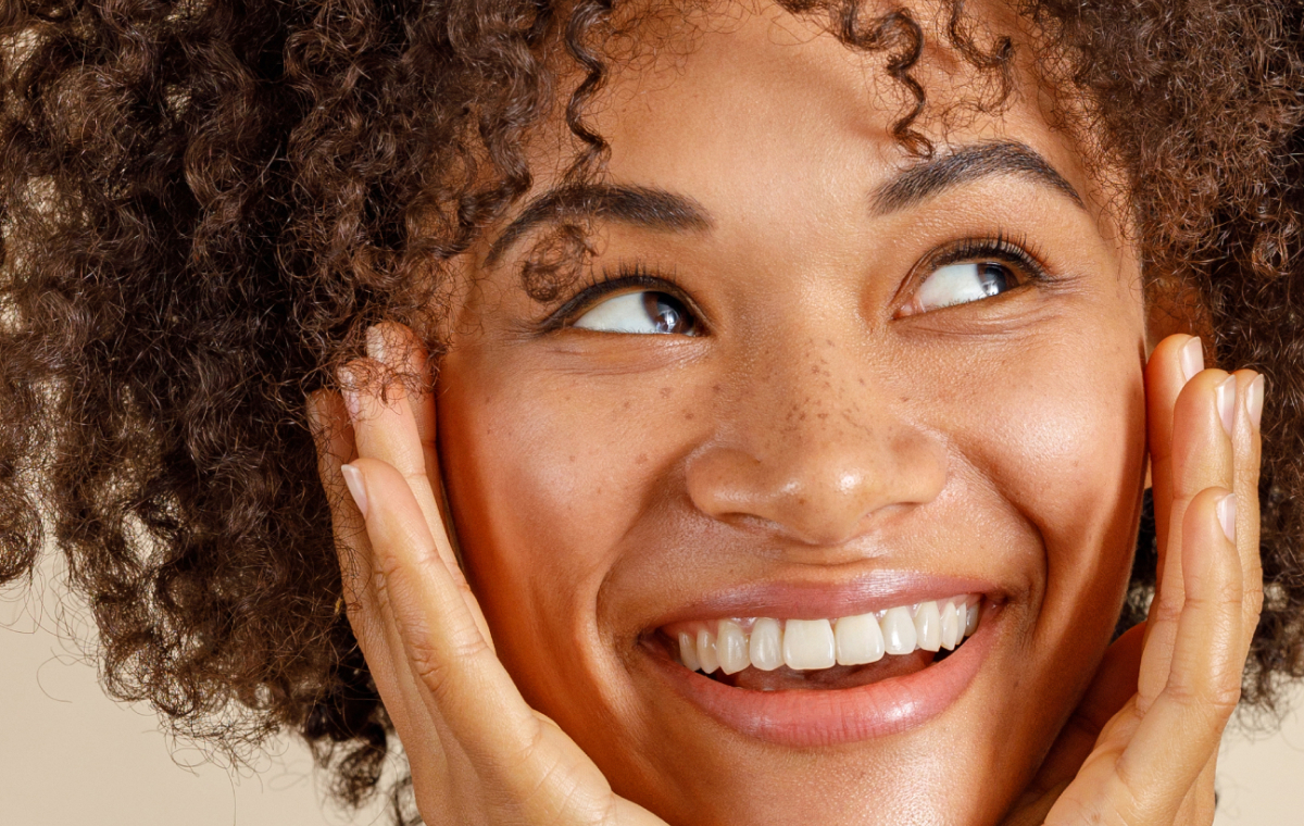 6 Reasons You Should Always Take Off Your Makeup Before Bed