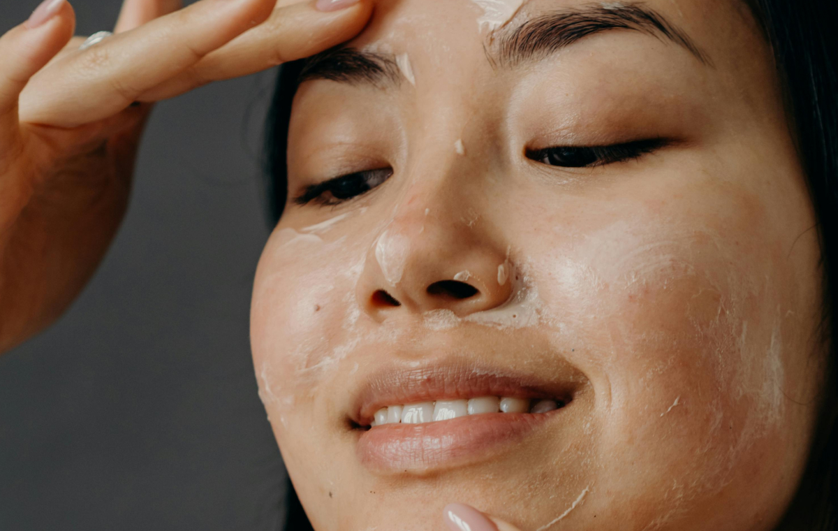 Oil vs Water-Based Cleansers for Your Skin